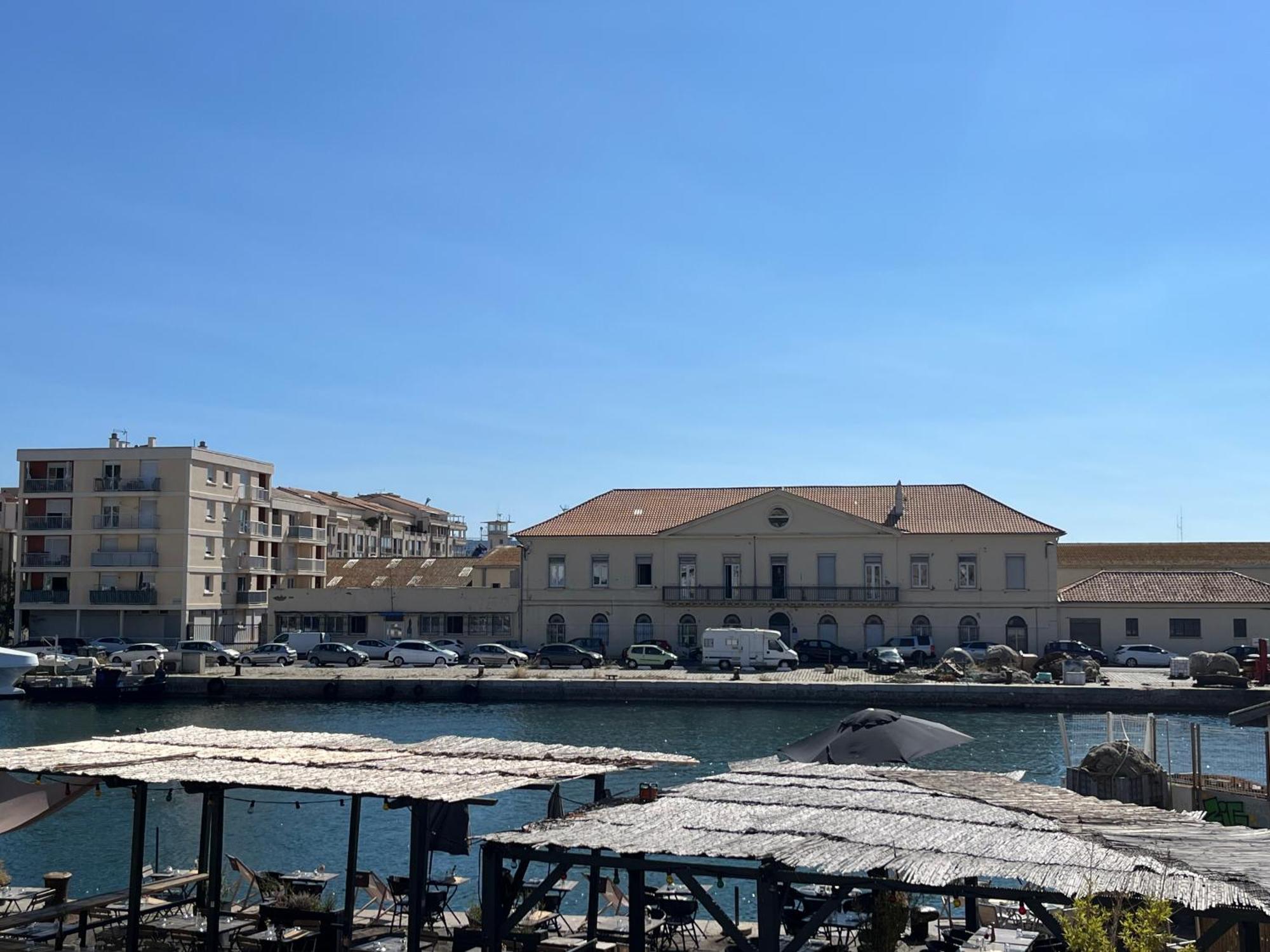 L'Appartement Sur Quai - En Face De La Criee Sète Exterior foto